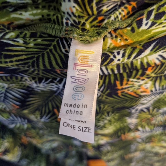 Lula Roe - Picture 2 of 2